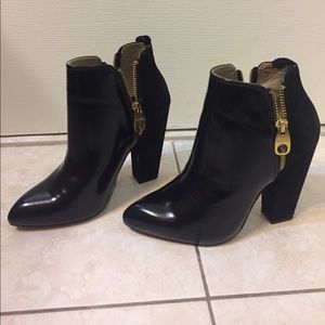 Patent leather Black Booties