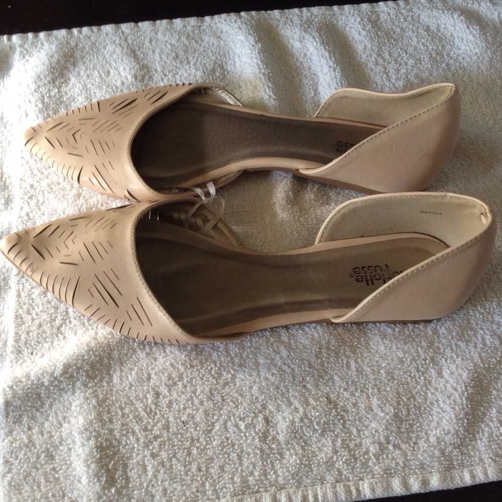 Charlotte Russe cream flats