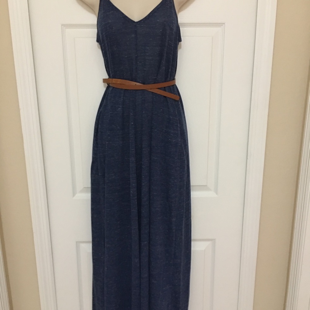 Spaghetti strap maxi dress - Picture 3 of 8