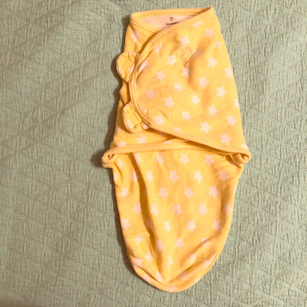 SOLD SwaddleMe Small Swaddle Yellow w/ White Stars