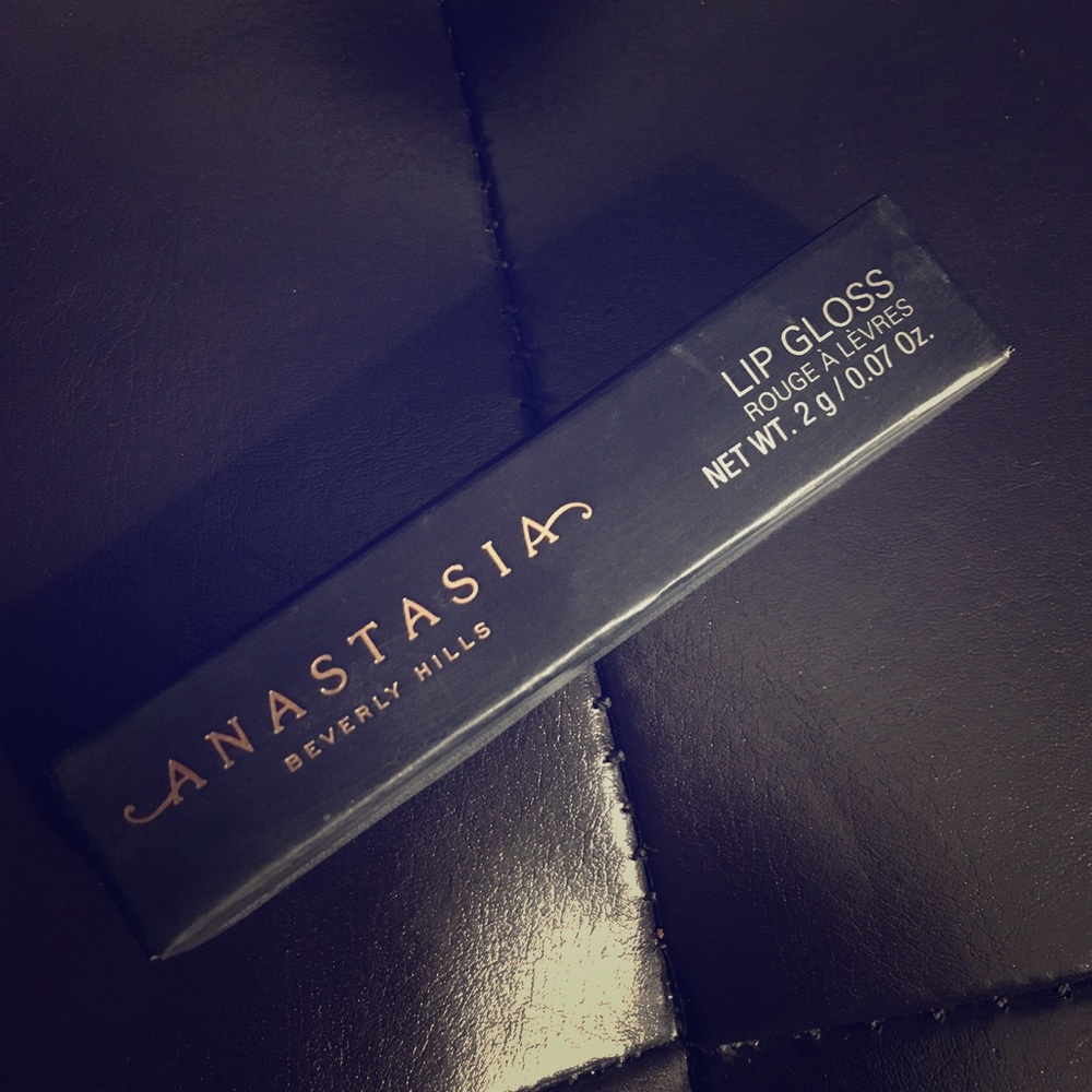 Anastasia Beverly Hills lip gloss sepia