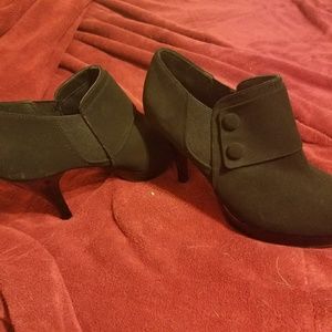 Fioni black booties
