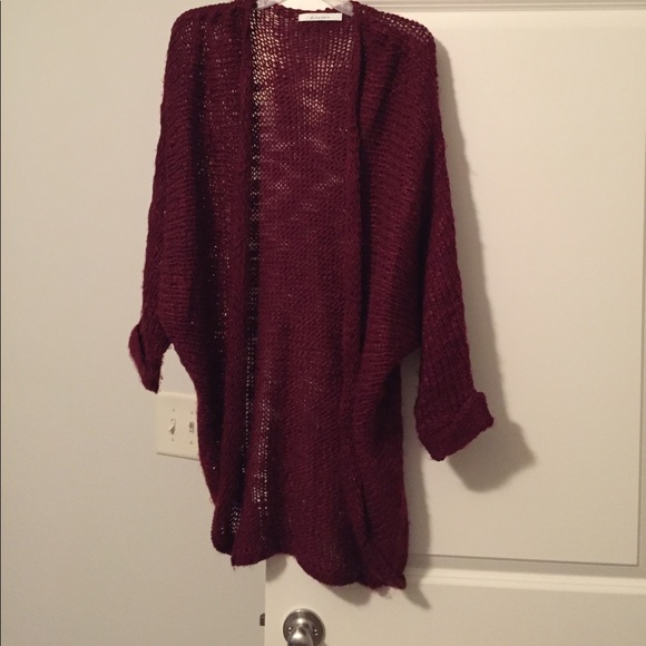 Sweaters - Boutique burgundy sweater, just in time for fall!