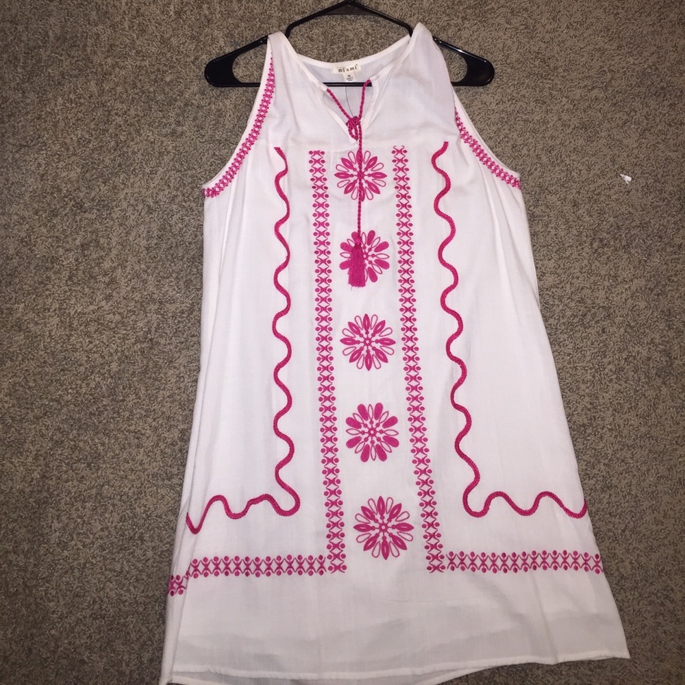 Sleeveless Tassel White Dress Pink Embroidery