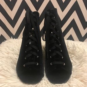 🆕JUSTFAB BLACK MARYE BOOTIES, VELVET, LACE UP‼️👢