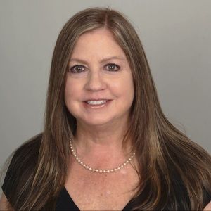 Meet your Posher, Debra