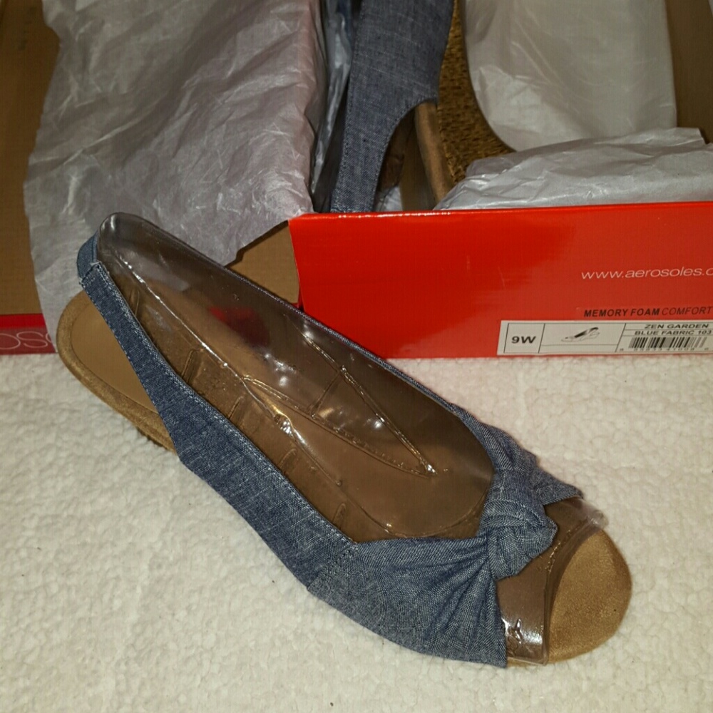 SIZE 9 W AEROSOLS MEMORY FOAM COMFORT