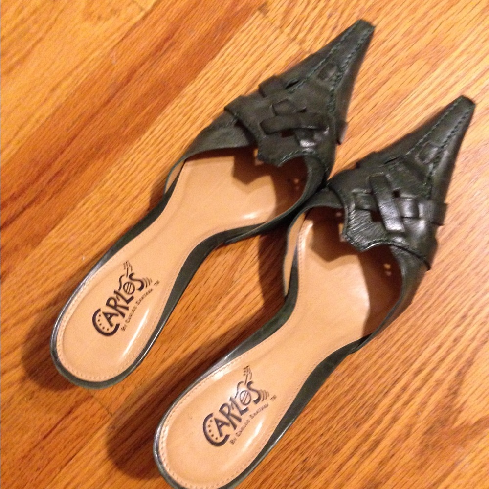 Carlos Santana hunter green leather Strut II heels