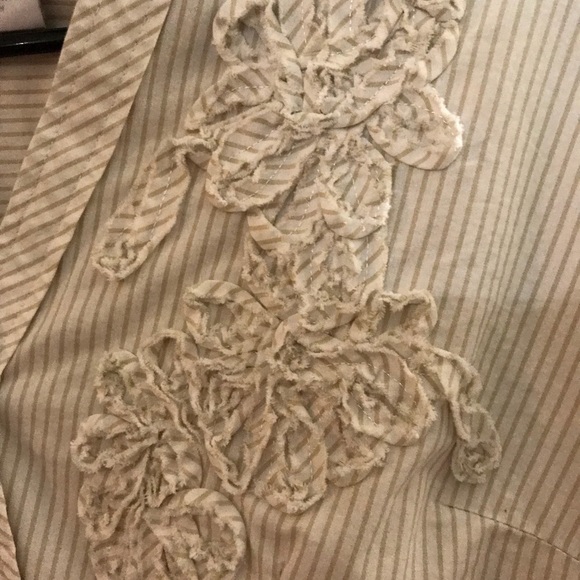 NY&Co Large dress shirt EUC white tan - Picture 2 of 3