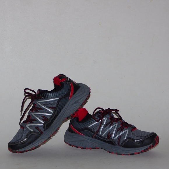 fila tennis shoes mens red