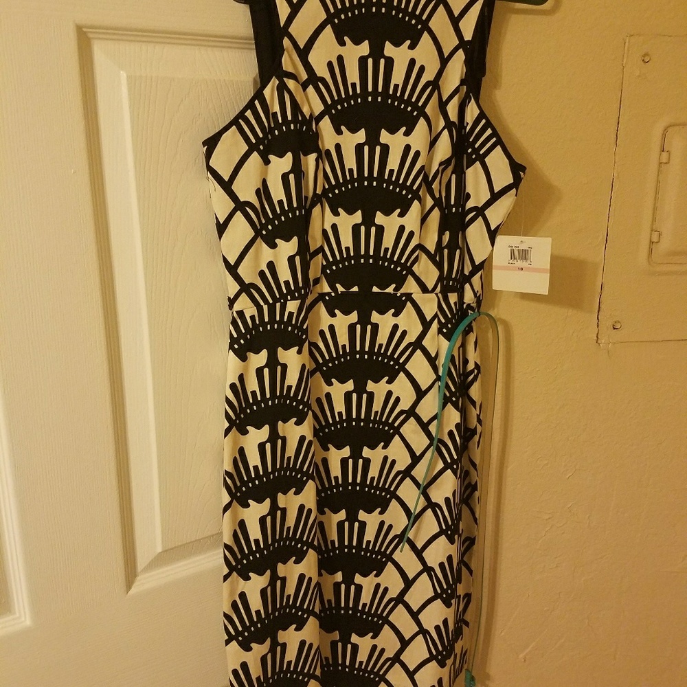 Donna Morgan sleeveless