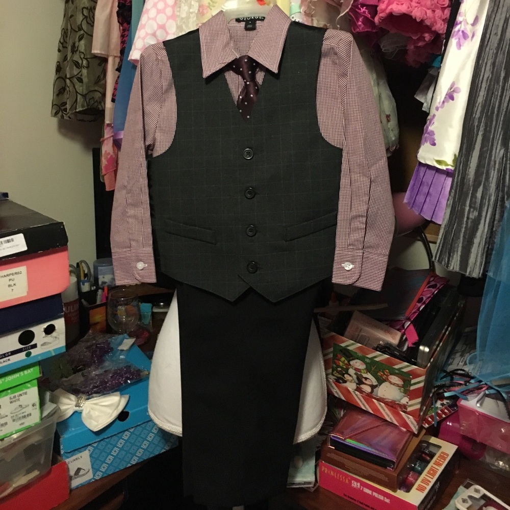 NWT BOYS 4PC SUITS IN BLK GRAY N WINE PLAID