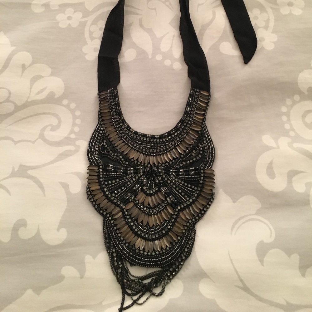 Stella & dot statement bib necklace