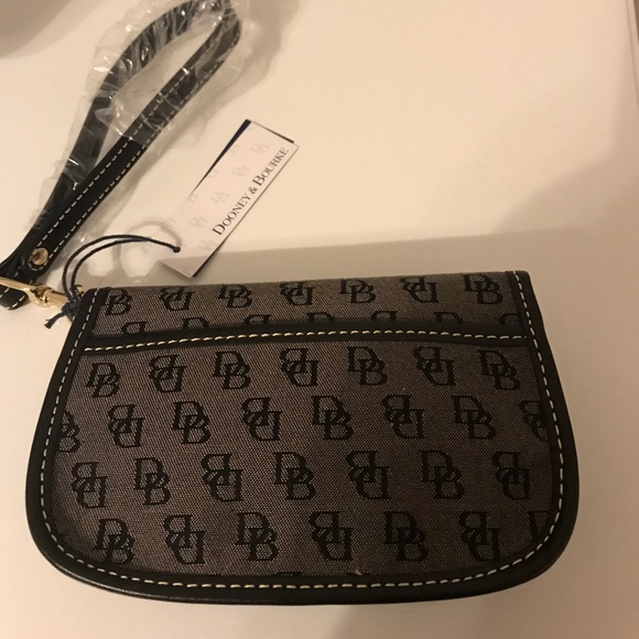 Dooney and Bourke clutch - Picture 2 of 4