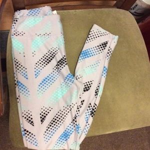 OS like new LuLaRoe leggings!