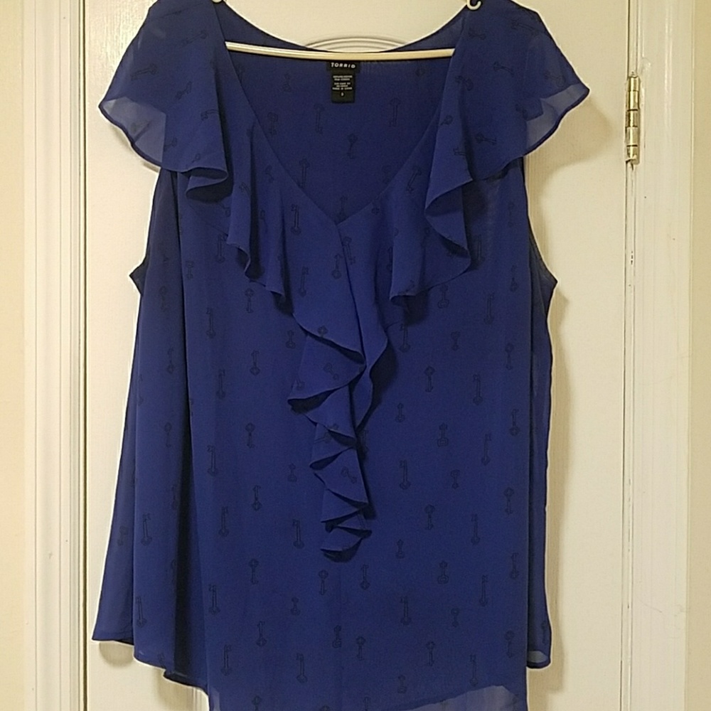 Blue with key design Torrid sleeveless ruffle top