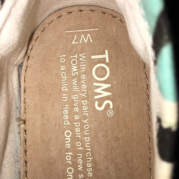 Toms - Picture 4 of 5