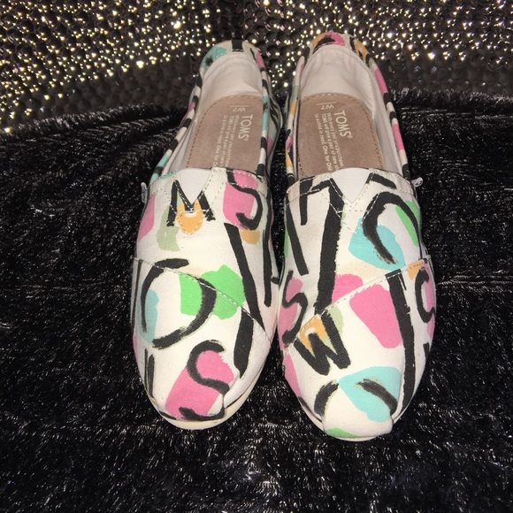 Toms - Picture 5 of 5