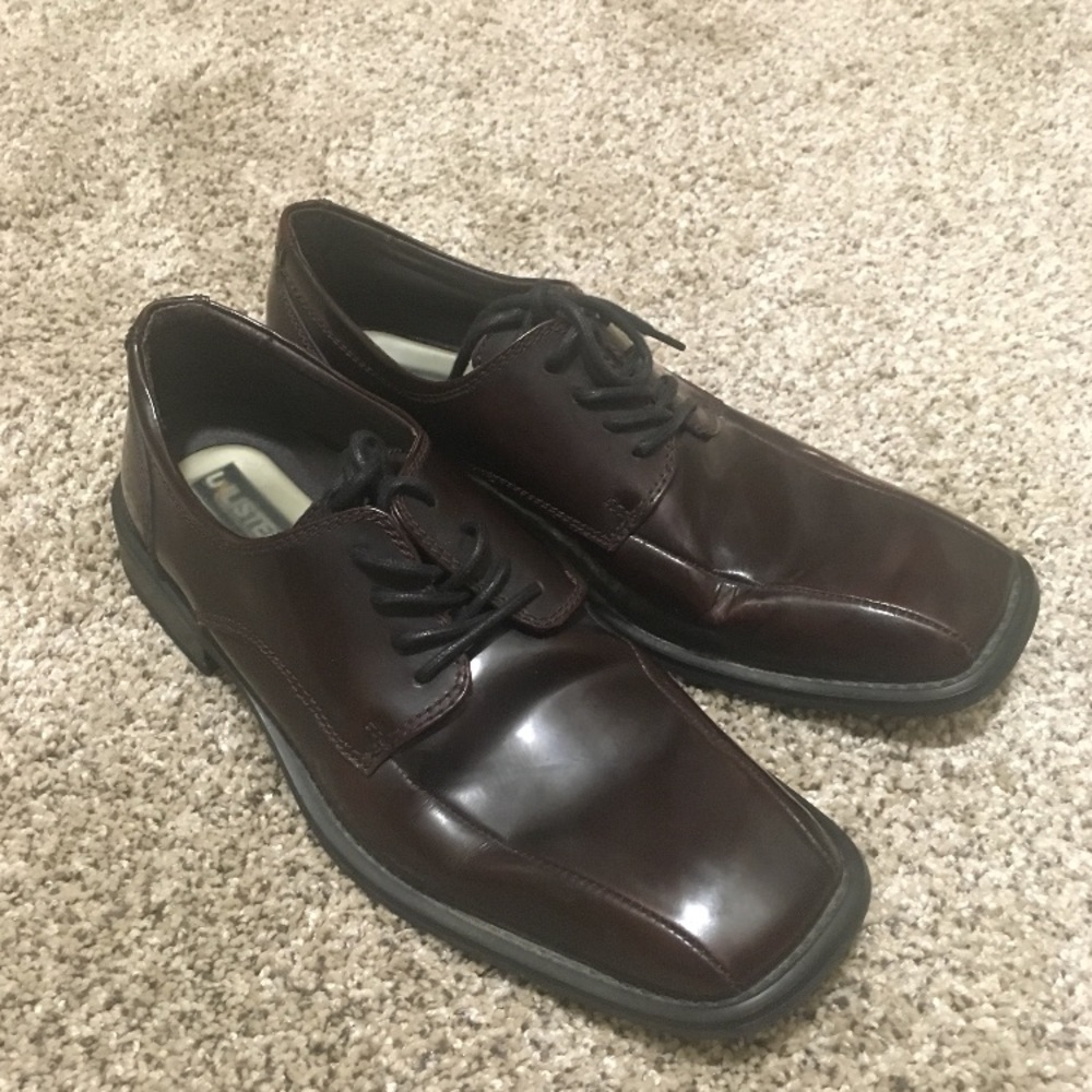Dress shoes