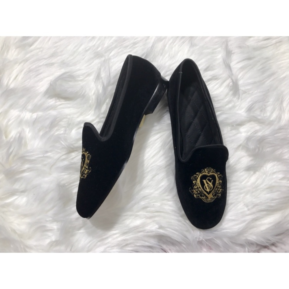 {Victoria's Secret} retro vtg black velvet loafers