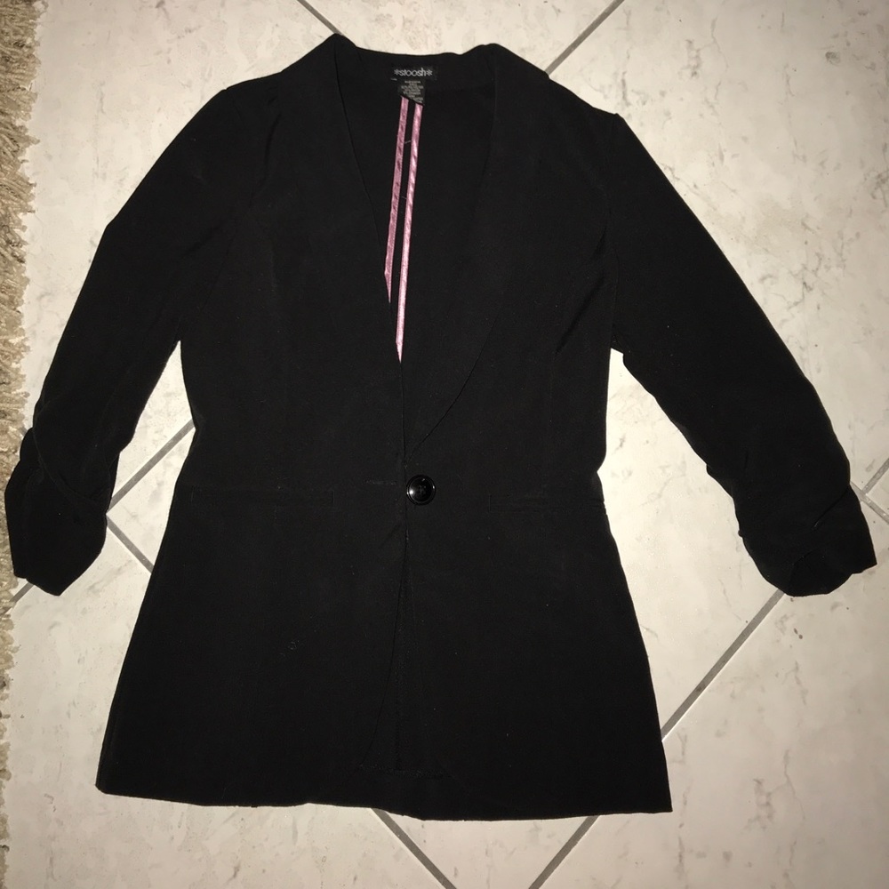 black blazer with cinched sleeves