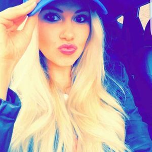 Meet your Posher, Lori