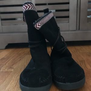 Toms Sherpa boots
