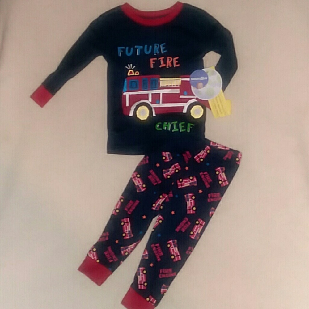 ♡NWT Baby Boys 2 Piece Snug Fit Pajamas 12 Months♡