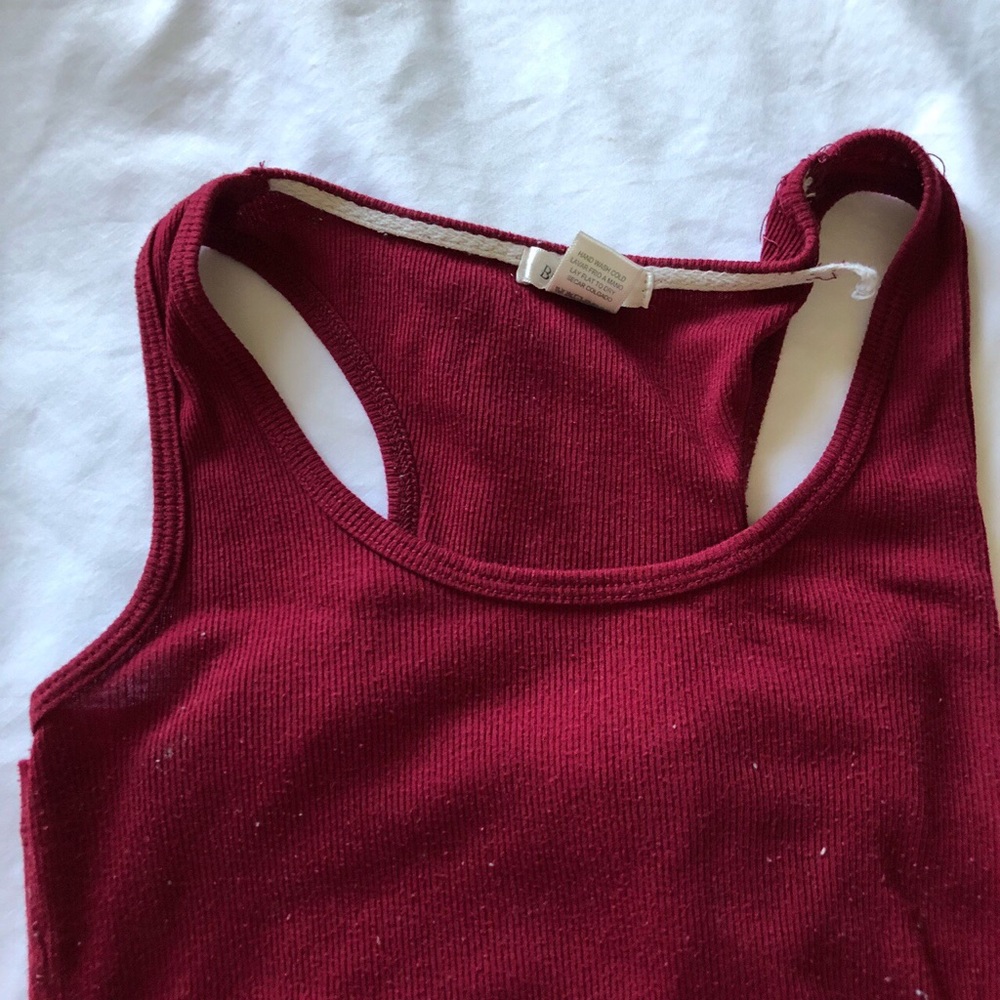 Simple ribbed tank