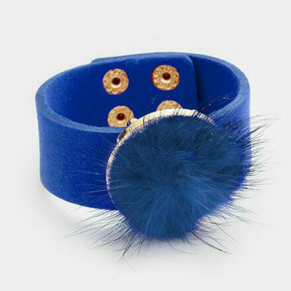 3/$25💫just in💫 POM POM BRACELET