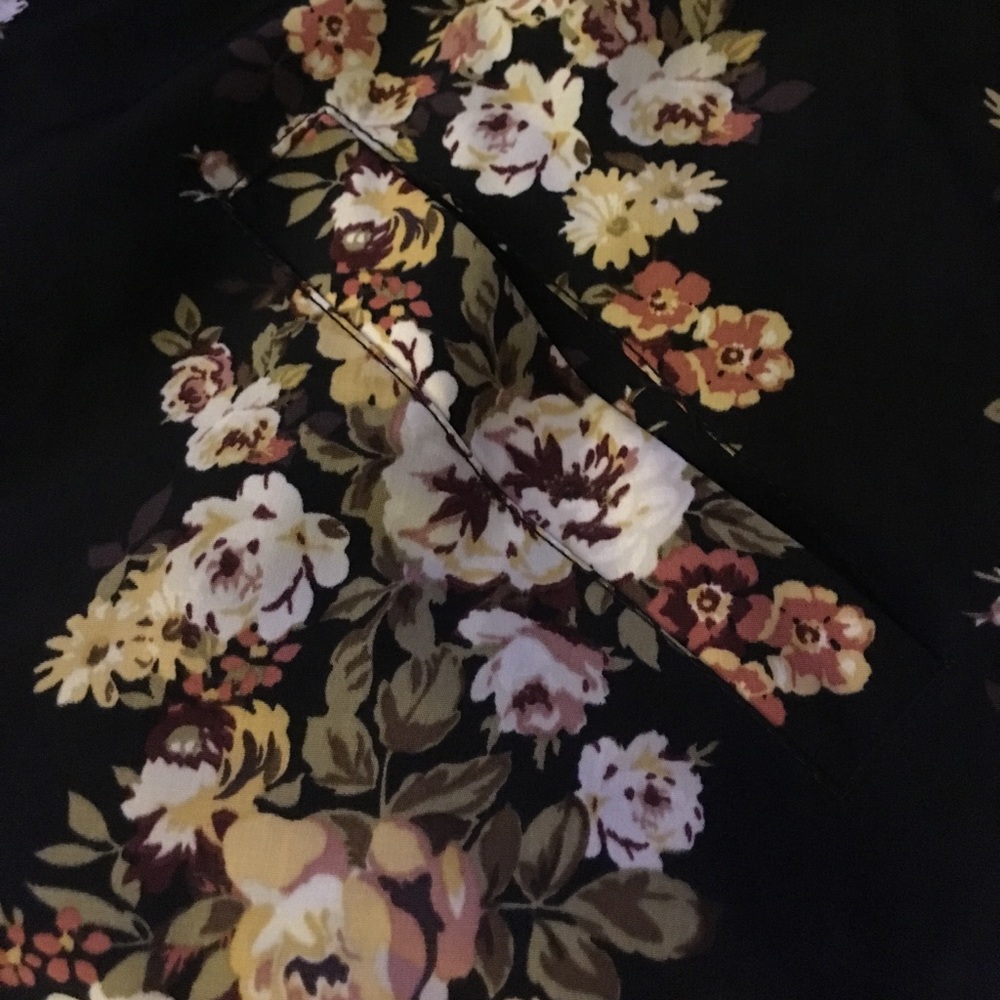 SOLD Adorable Wayf Logan Floral Bomber Jacket - Picture 5 of 7