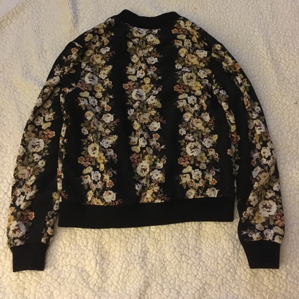 SOLD Adorable Wayf Logan Floral Bomber Jacket - Picture 6 of 7