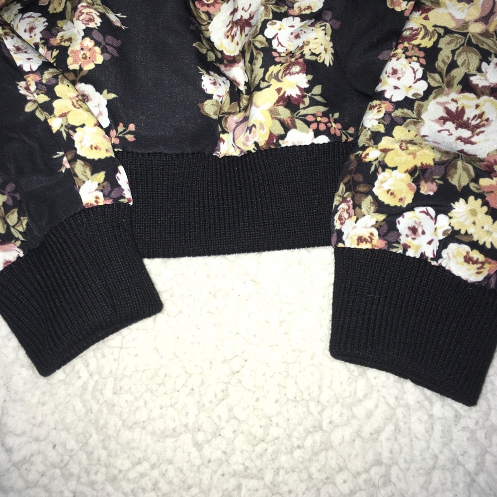 SOLD Adorable Wayf Logan Floral Bomber Jacket - Picture 7 of 7