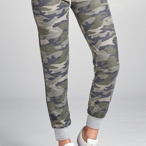 LAST PAIR💔The Coryn Camo Joggers - Picture 2 of 4