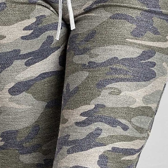 LAST PAIR💔The Coryn Camo Joggers - Picture 3 of 4