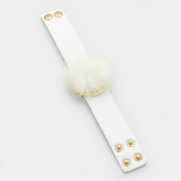 $3/25 M&M💫just in 💫 POM POM BRACELET - Picture 3 of 3