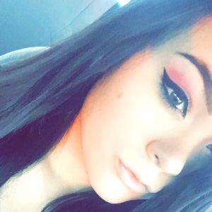 Meet your Posher, Stavia