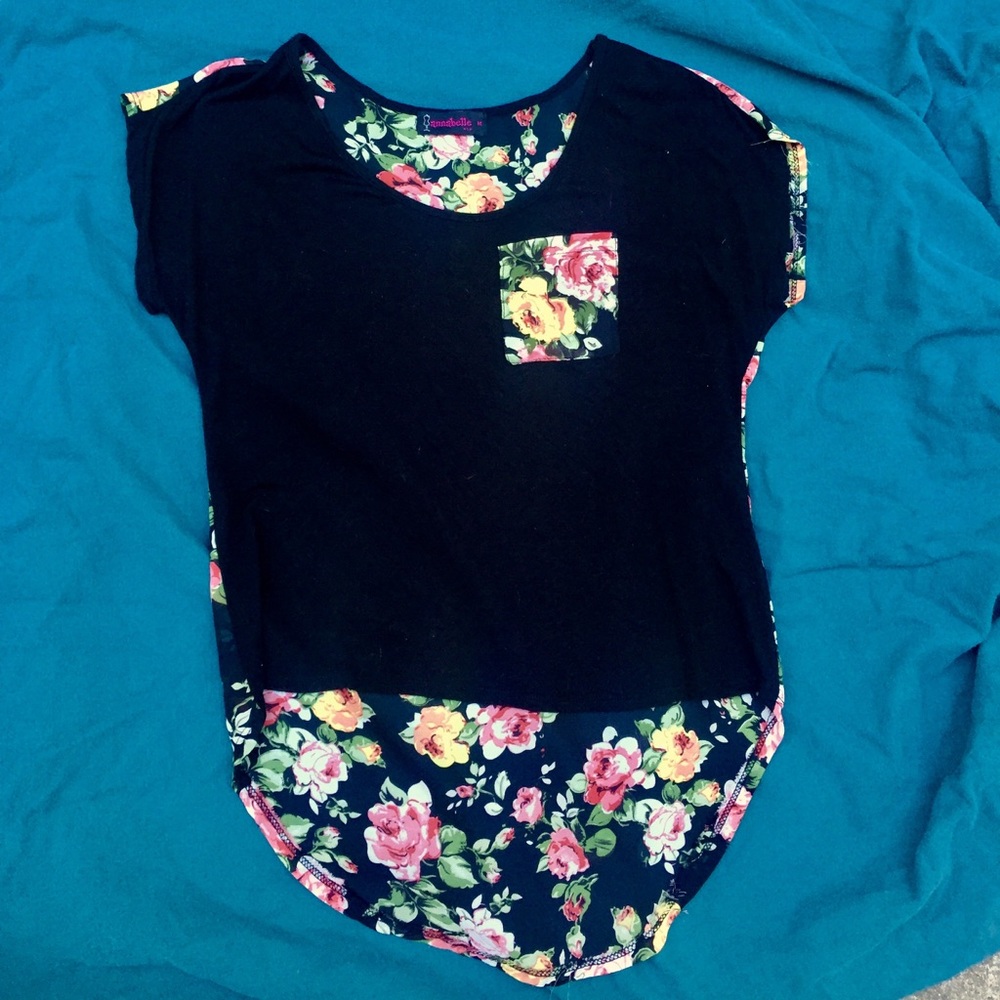 Medium Annabelle high to low black/floral shirt 🌸