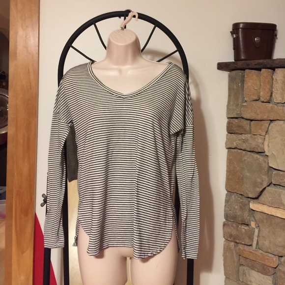 White and black striped long sleeve shirt! - Picture 1 of 3