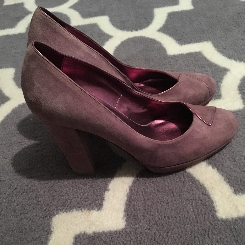 DKNY suede heels 7 1/2