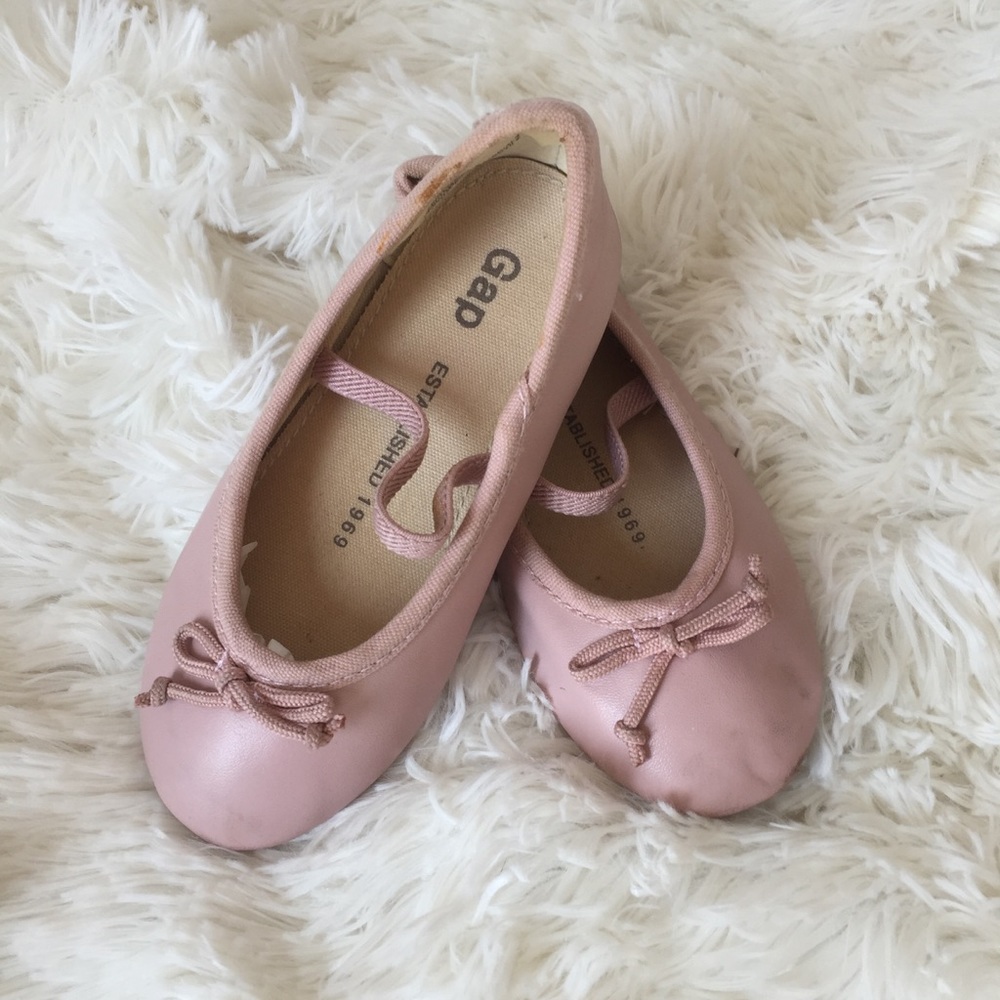 🎀 Girls ballet flats size 8 by Gap