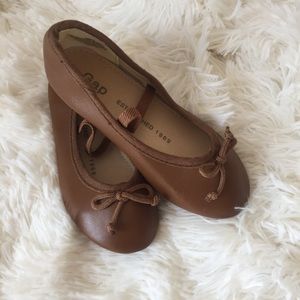 🎀🐻Girls ballet flats size 8 in Chocolate 🐻