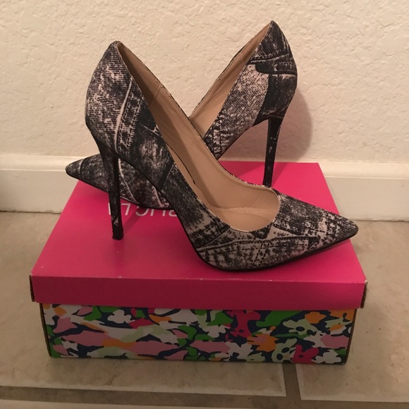 Pumps - Picture 2 of 2