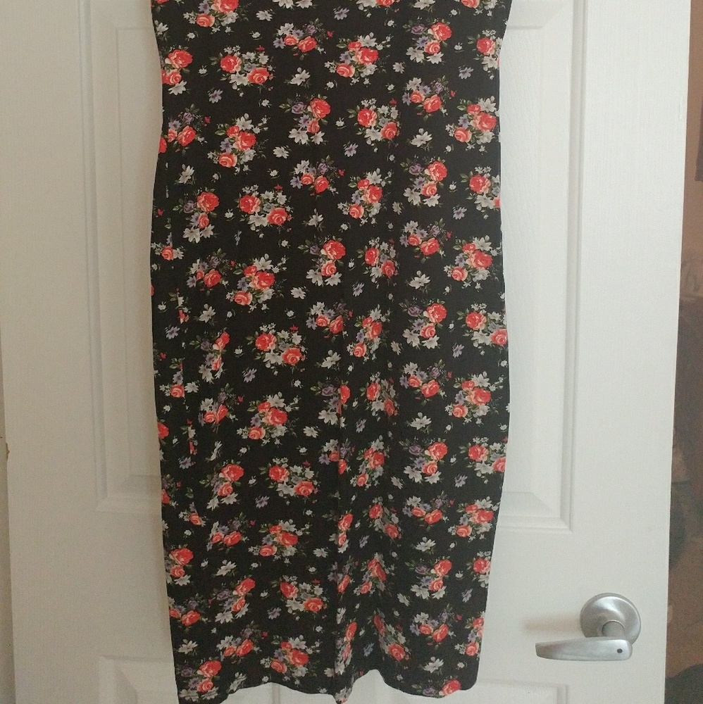 Dress - Picture 2 of 5