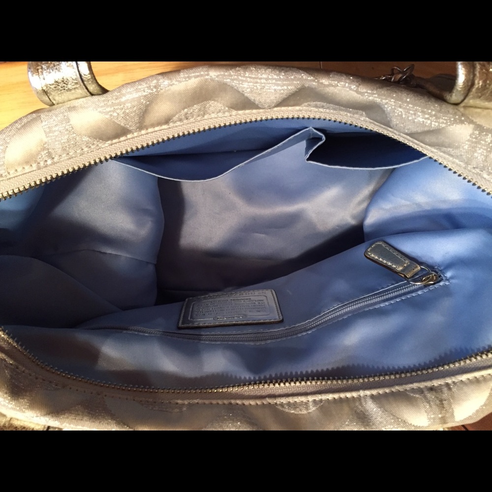 Authentic Coach Tote - Picture 3 of 4