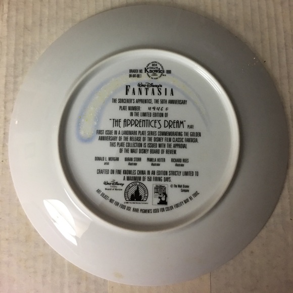 Fantasia collectors plate with authenticity. - Picture 2 of 3