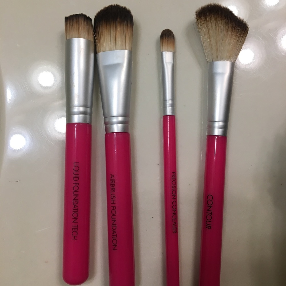 4 piece Makeup Brush Set!