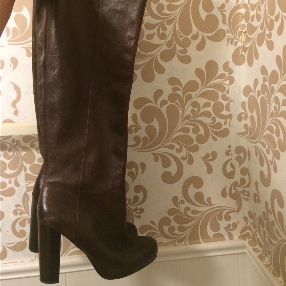 Knee high Nine West boots