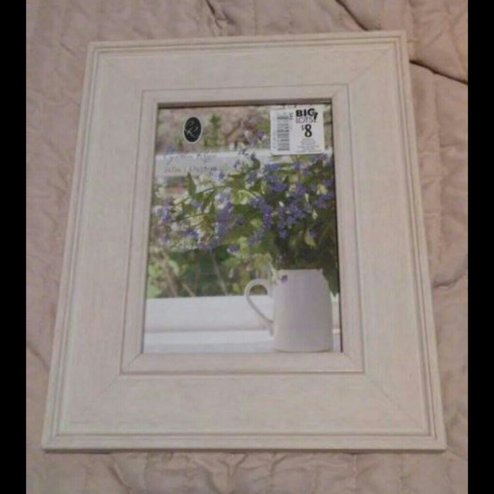 2 picture frames