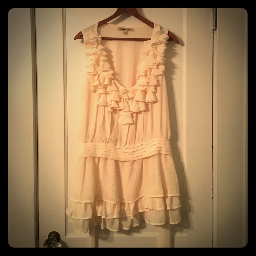 *SOLD* Sleeveless Chiffon Ruffle Blouse